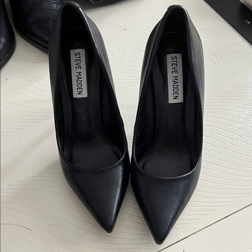 Steve Madden Classic Black Pointed Heels
